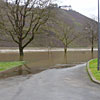 Zuerst kam der Schnee, dann Tauwetter mit Regen und einer Temperatur von 12?. Die Mosel konnte diese Wassermassen nicht mehr schnell genug abflieflen lassen und das Hochwasser war da.